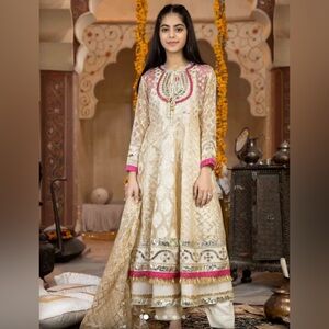 Teenage girls formal shalwar kameez, age 12-14, brand new